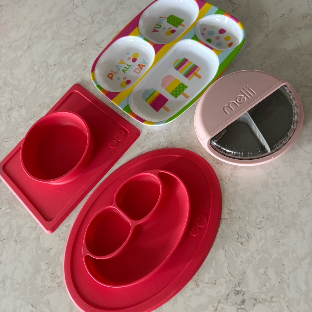 4 pc set  x EZPZ bowl and plate set red 
Baby toddler feeding sectioned snackers